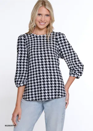 Black & White Scoop Neck Top by Multiples