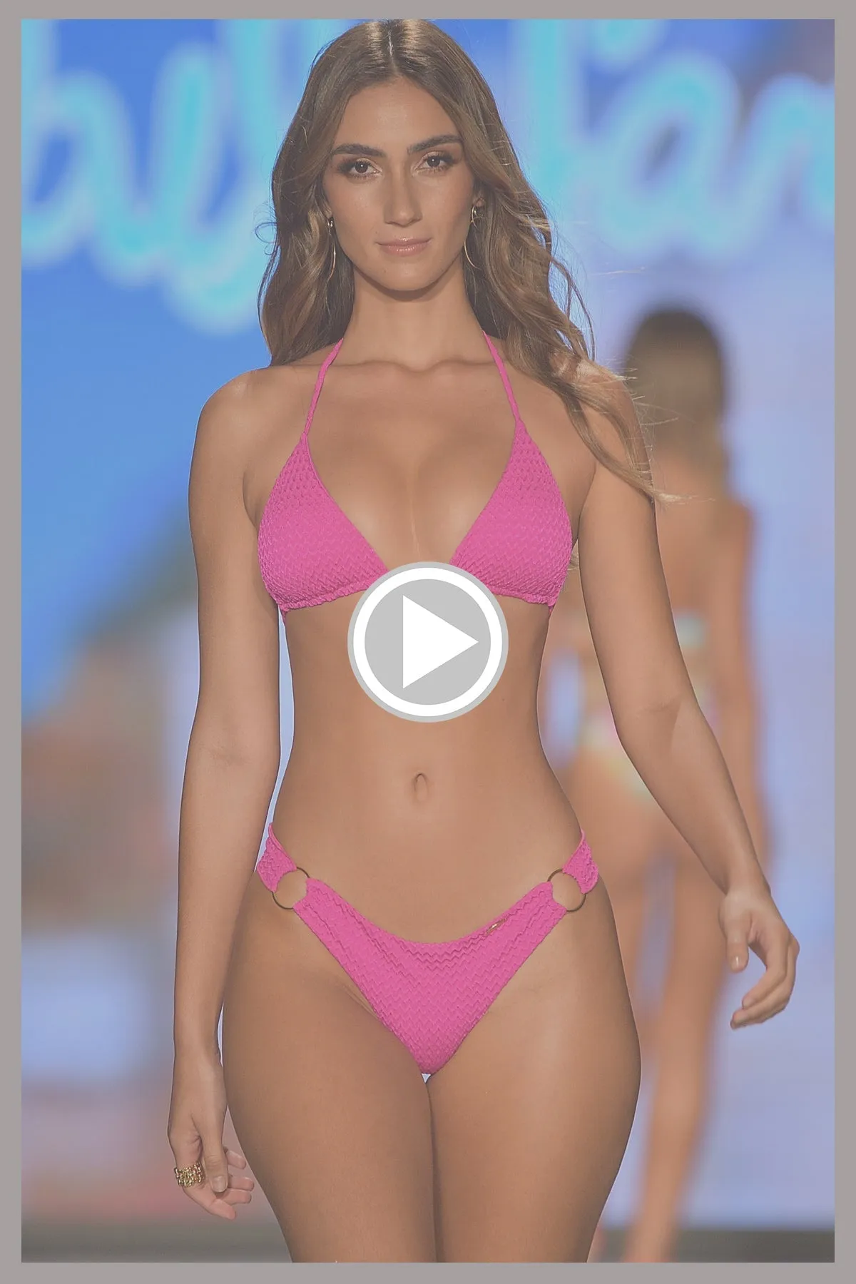 CAPRI - Seamless Triangle Top & Ring Seamless Wavy Ruched Back Bottom • Fuchsia Runway