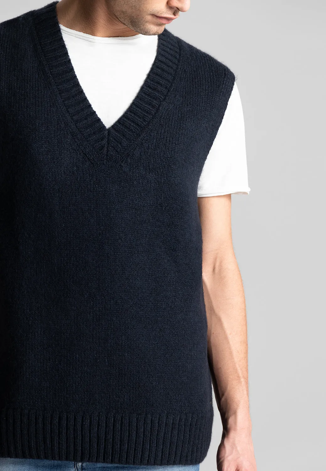 DSTREZZED HUGIN SLEEVELESS VEST 420052