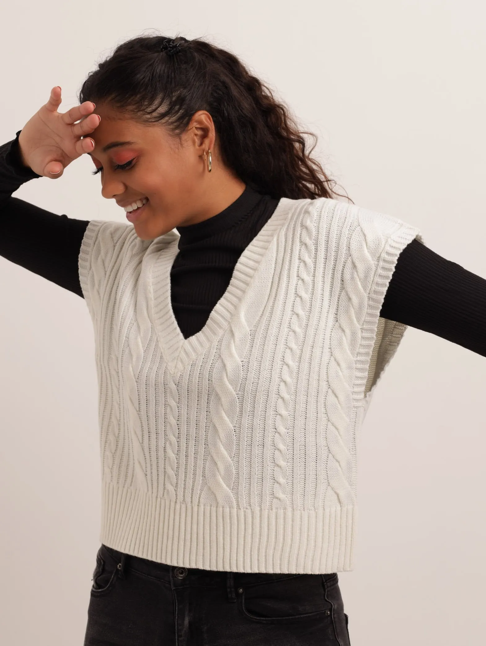 Ladies Sleeveless Cable Knit Pullover - Cream