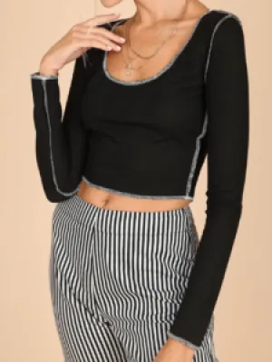 Long Sleeve Scoop Neck Contrast Stitching Crop Top