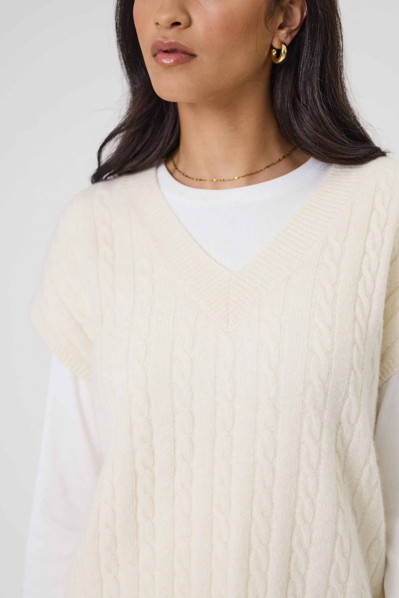 Marlow Copenhagen Cable Knit Vest - Ecru