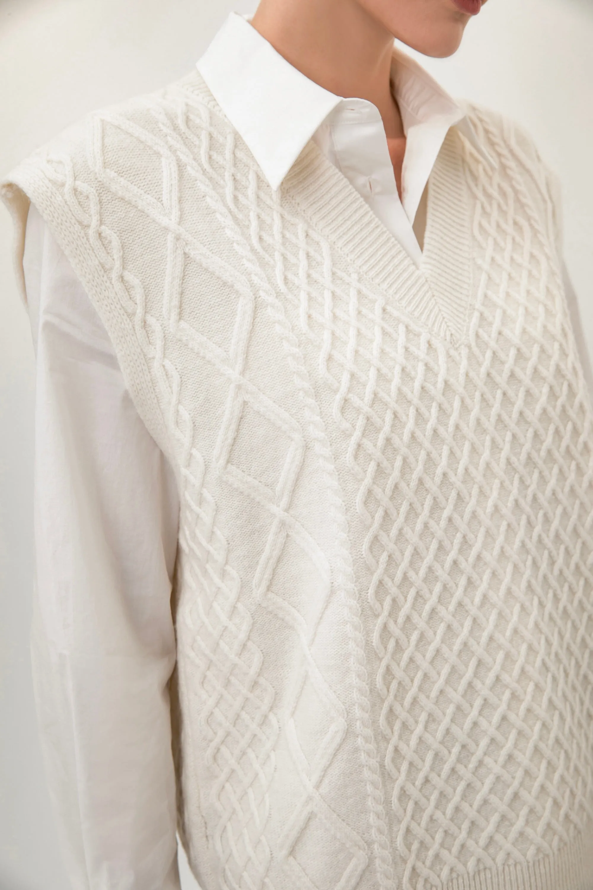 Nancy Cable Knit Vest - White