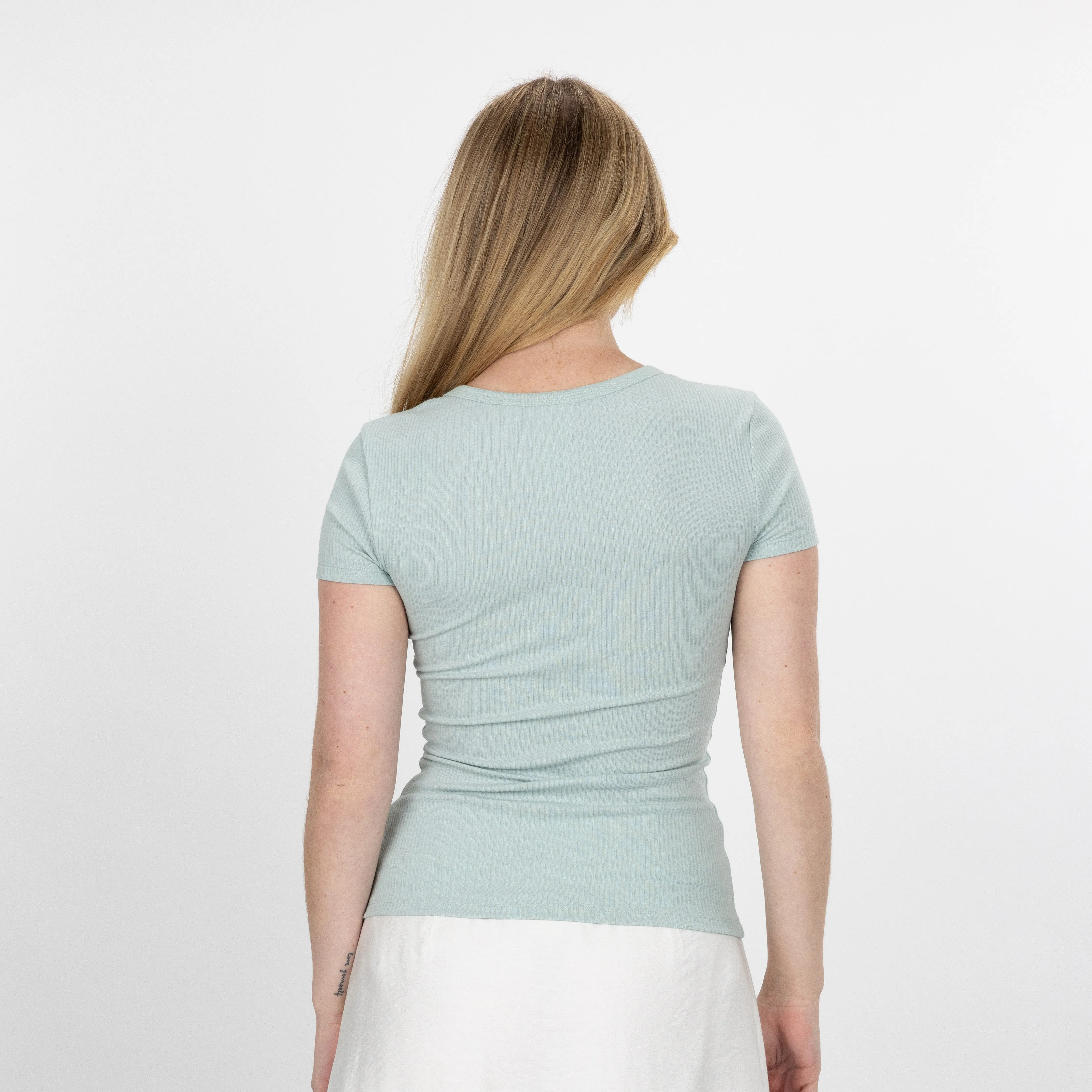 "Chunky" Cotton / Spandex Short Sleeve Scoop Neck Top - Sky Gray