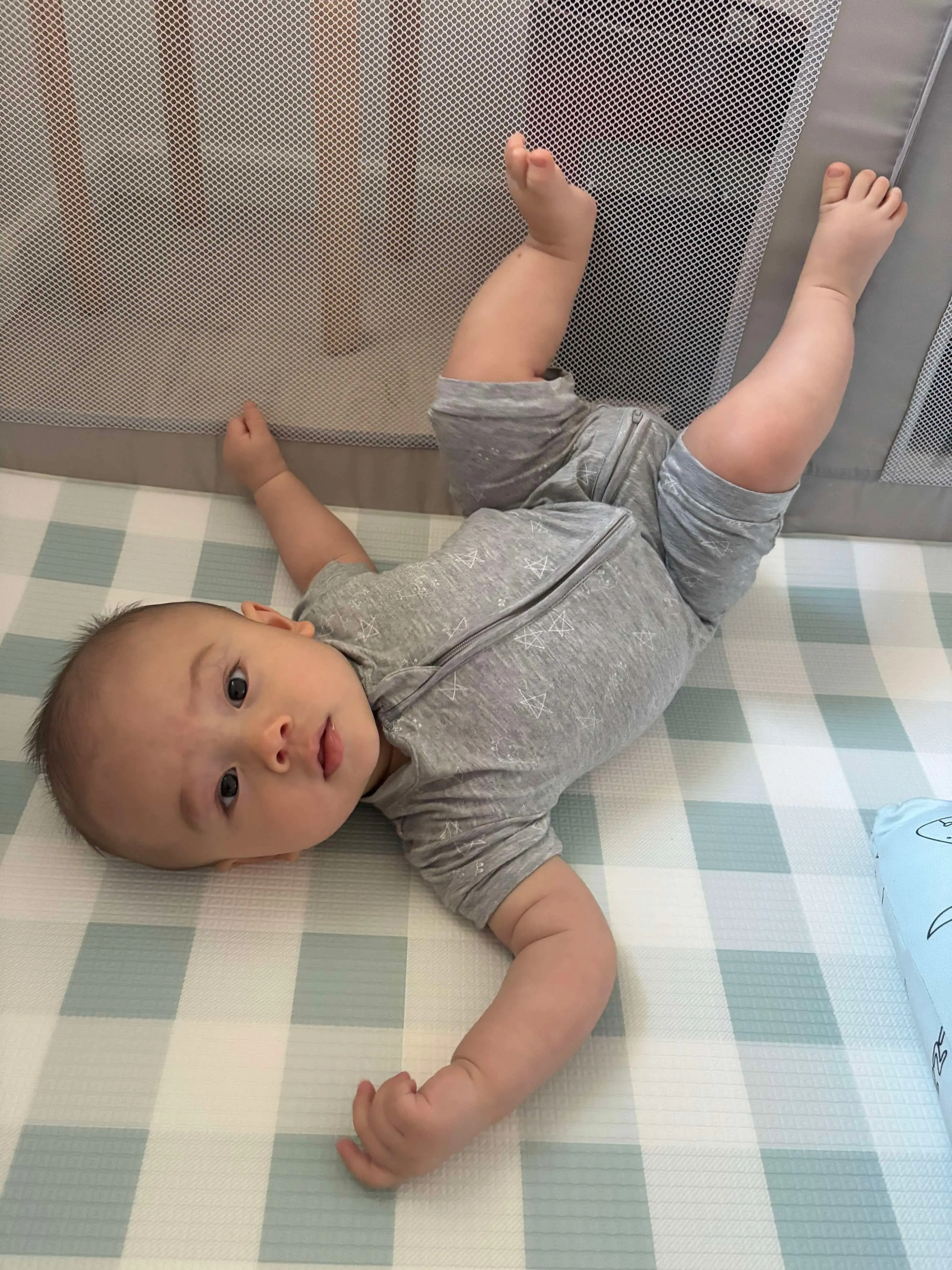 Zip Short Sleeve Romper Small Star & Sheepz Grey